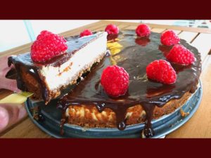 Tvarohový cheesecake s malinami