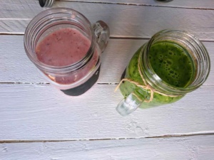 Špenátové a jahodové smoothie
