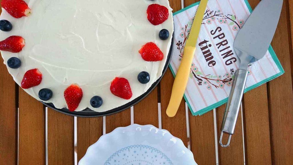 Čokoládová torta s ovocím