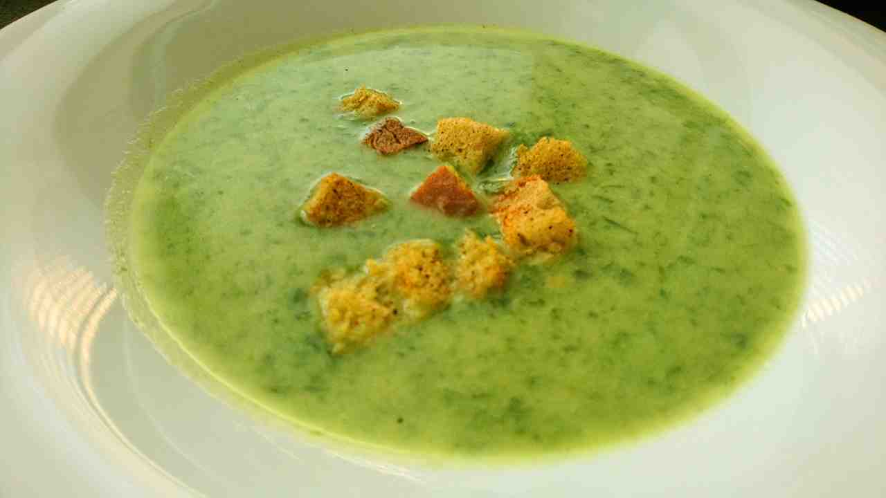 Krutóny s polievkou