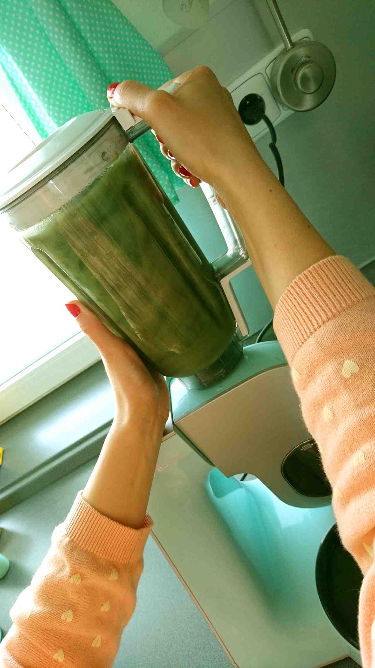 Medvedí cesnak mixujeme