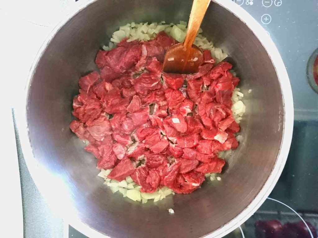 Hovädzie mäso v tlakovom hrnci