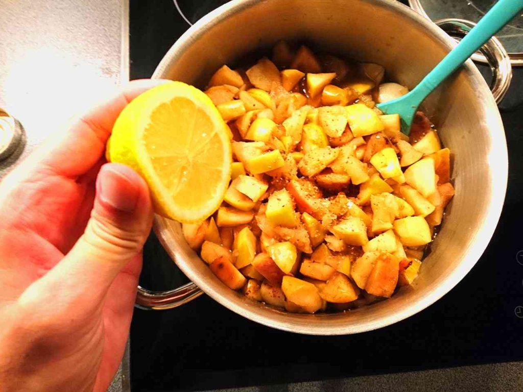 Jablková výživa s citrónom