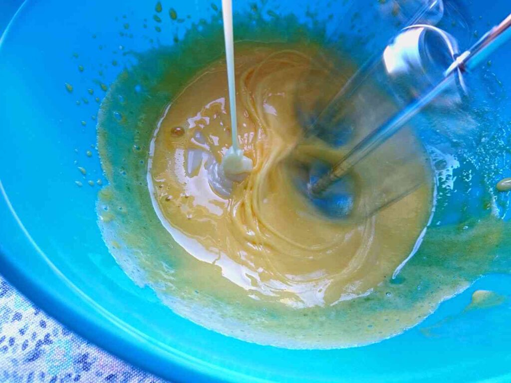 Vajecny liker zo salka šľahanie