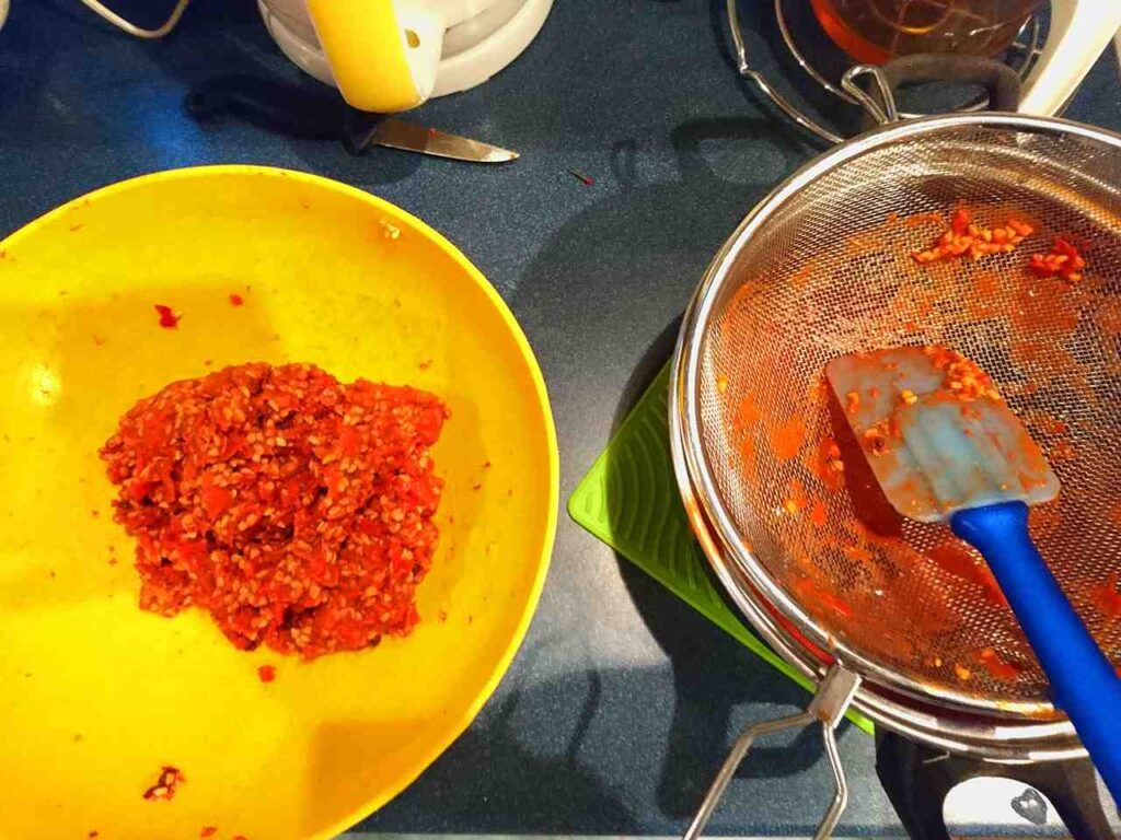 Šípkový sirup - pretláčanie