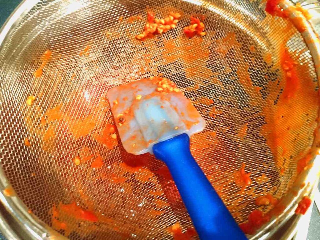 Šípkový sirup - pretláčanie